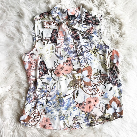 new directions Tops - Floral Sleeveless Career Blouse